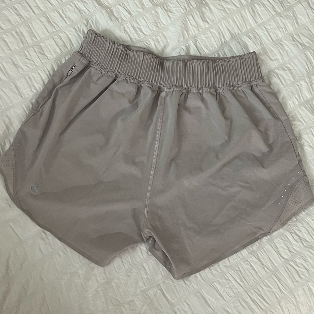 Lululemon hotty hot limited edition 4 inch size 4
